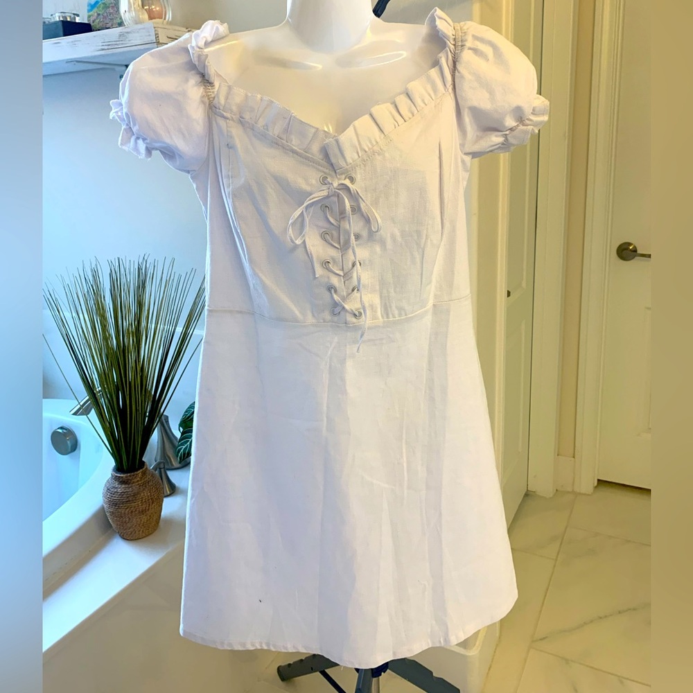 White Ruffled Neck with tie front mini Dress Size Small Junior